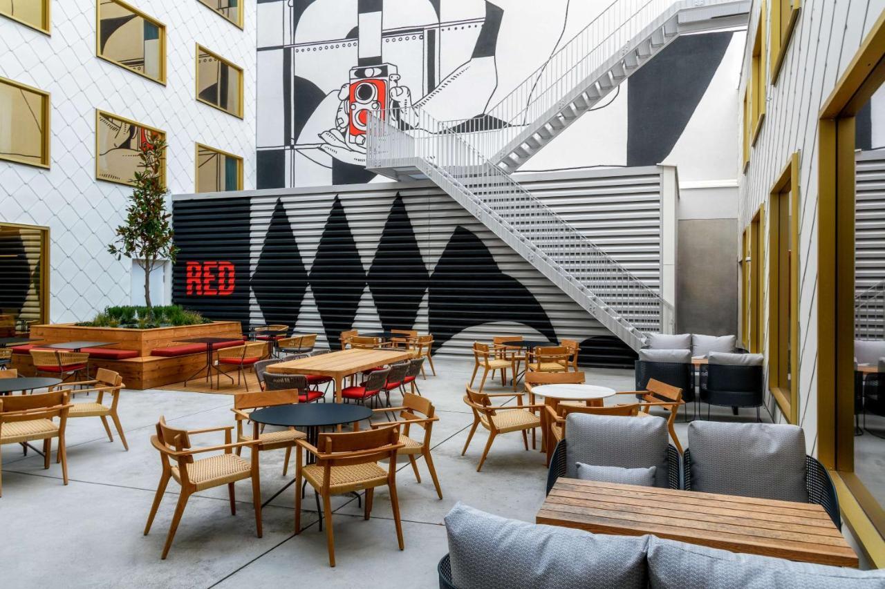 Radisson Red Hotel, Vienne Extérieur photo